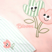 Load image into Gallery viewer, Girls Flower Applique T-Shirt,
Shorts &amp; Sunglasses Outfit