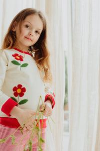 FLOWER EMBROIDERED SWEATSHIRT